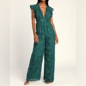 Lulu’s emerald green jumpsuit
